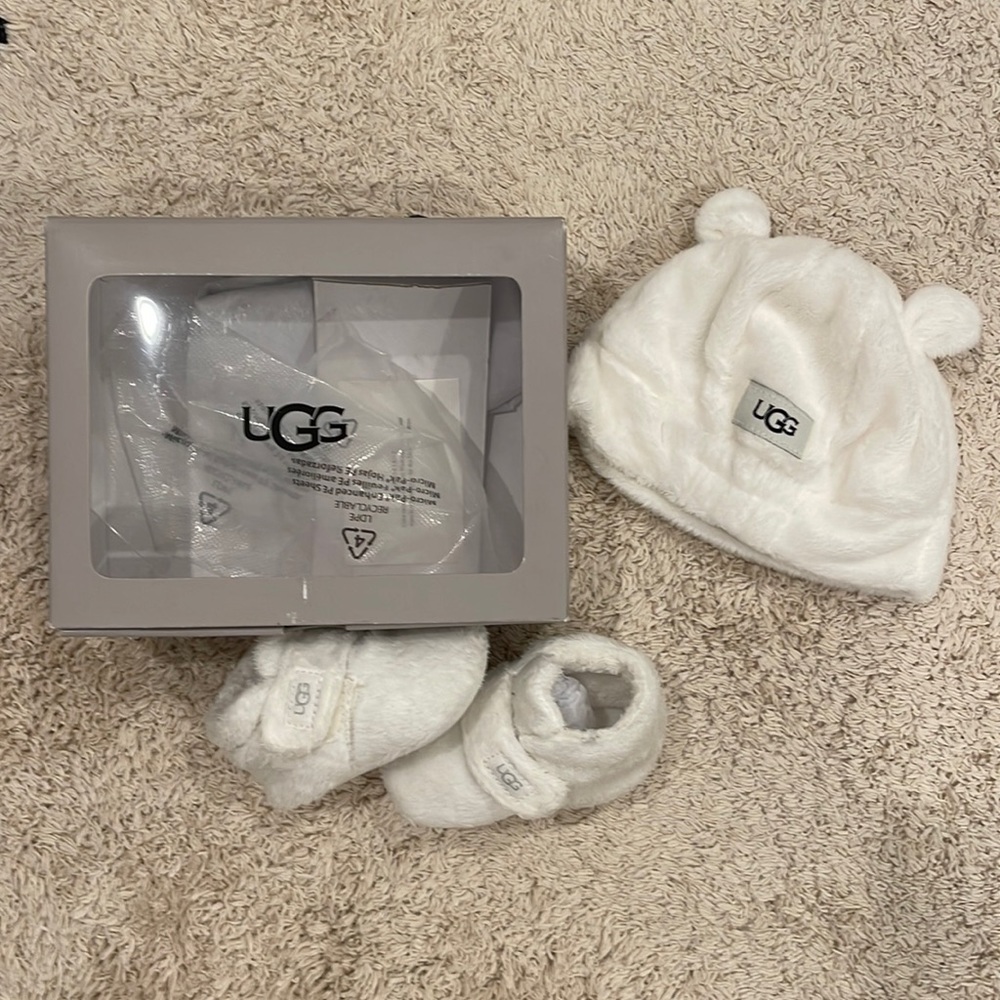 BABY UGG BOOTIE & HAT SET